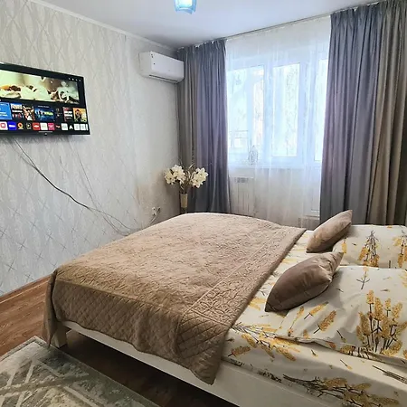 1 Комнатная Квартира В Центре Uralsk Exterior photo
