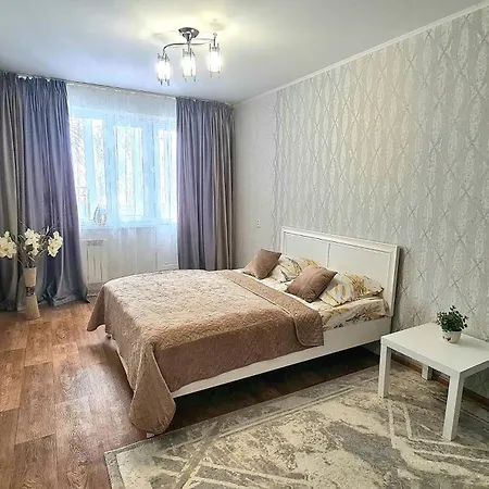 1 Комнатная Квартира В Центре Uralsk Exterior photo